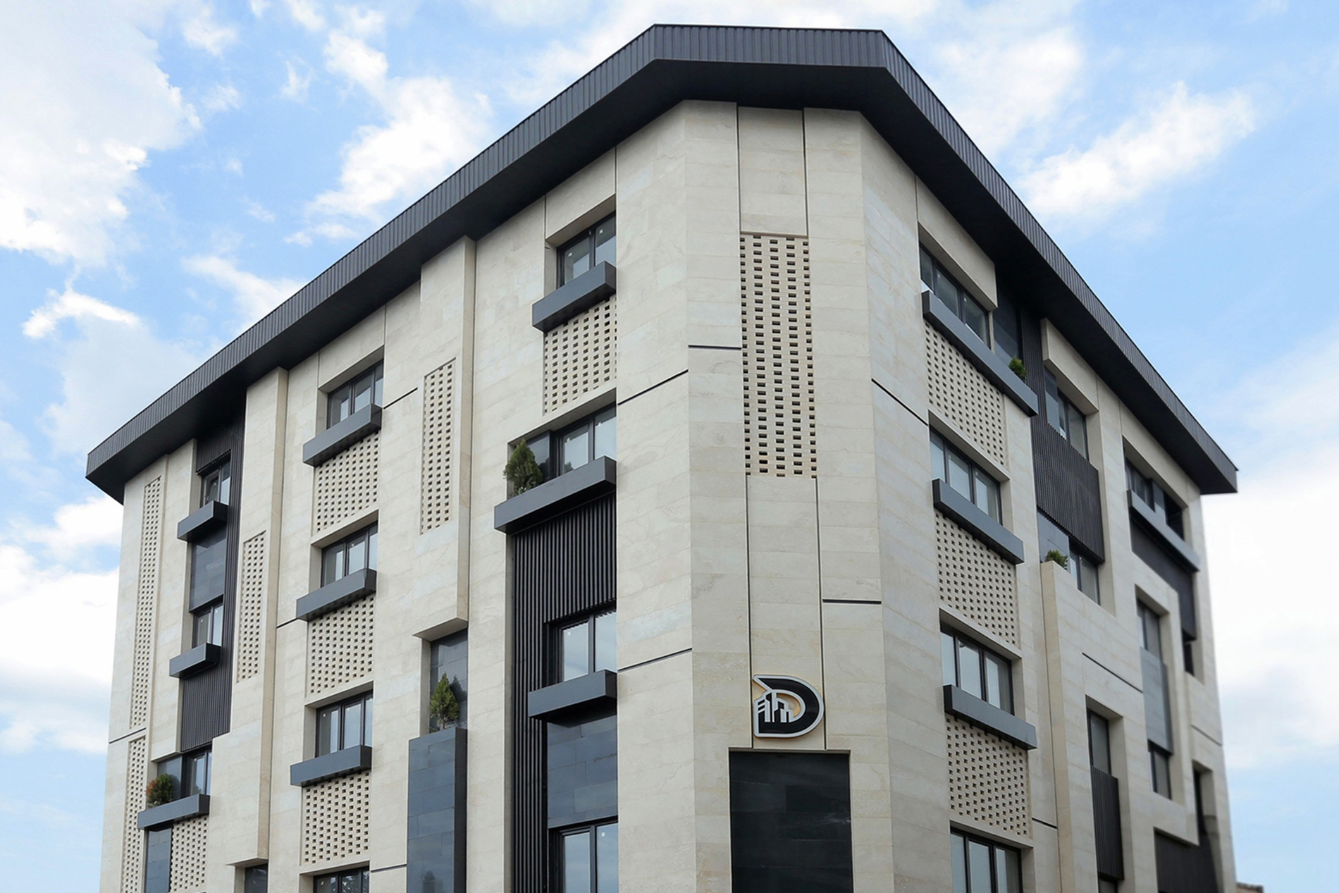 صفحه نخست 1 رایمست؛ خلاقیت، فناوری و پایداری